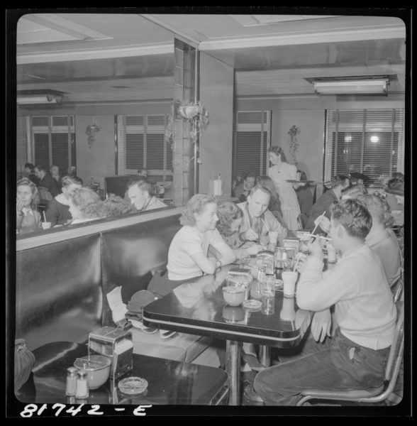 Students out to eat at the old Hot Shoppes