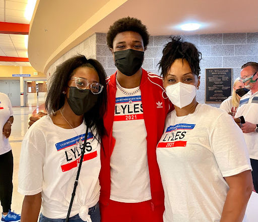 Noah Lyles and two members of the Lyles Brothers Sports Foundation