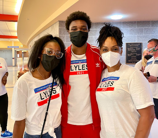 Noah Lyles and two members of the Lyles Brothers Sports Foundation